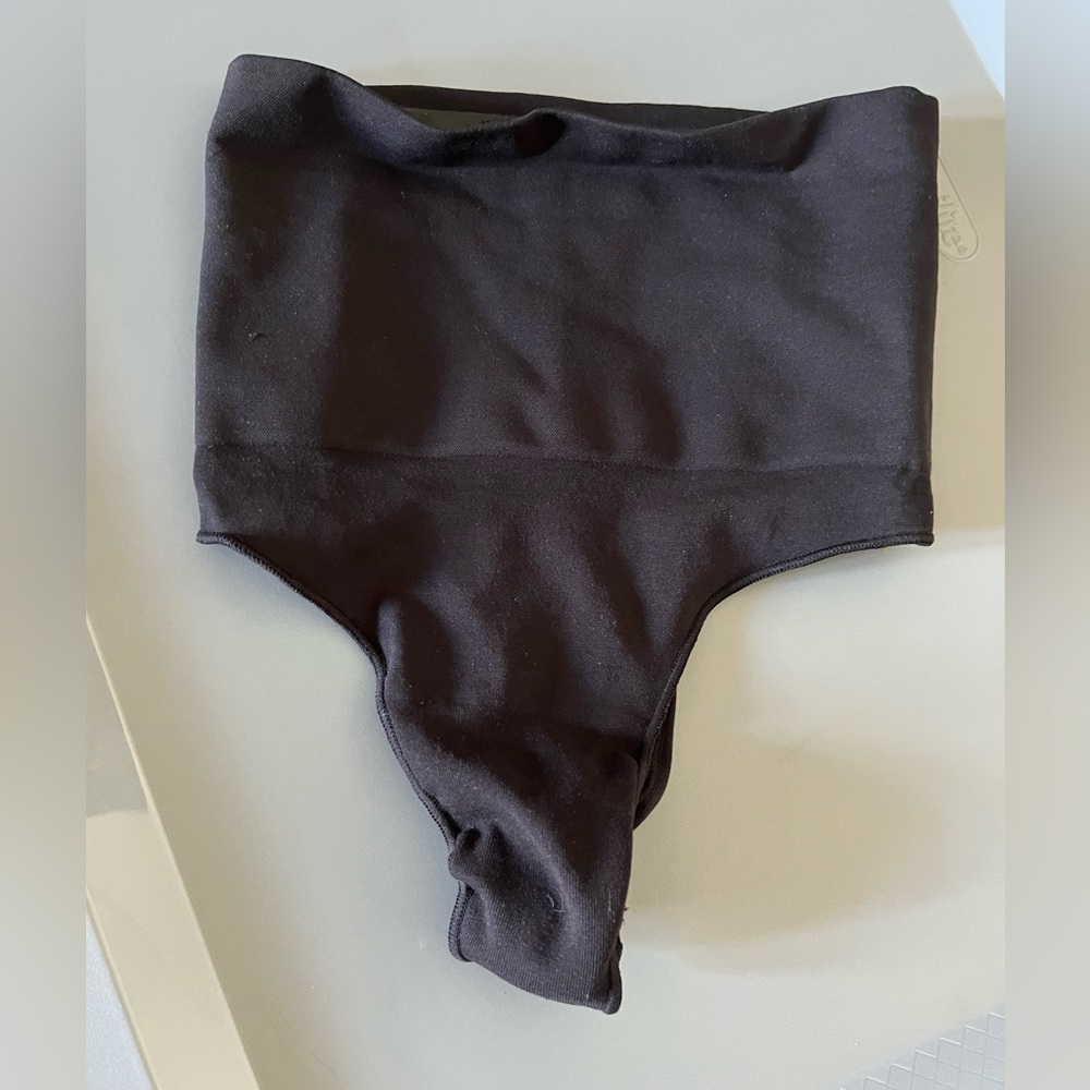 SKIMS Tummy control Underwear